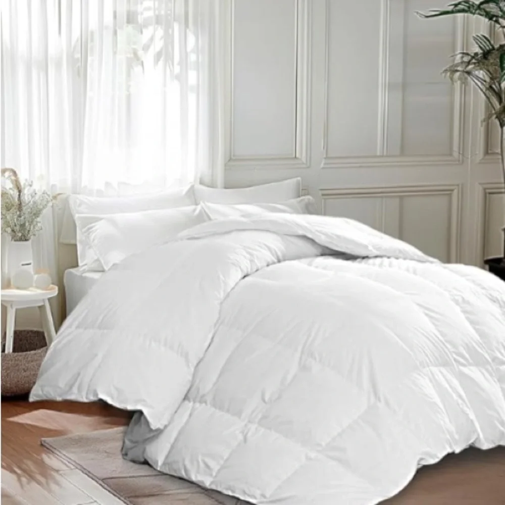 Martha Stewart All Seasons Queen Down filled cotton cover Duvet Insert, NWT